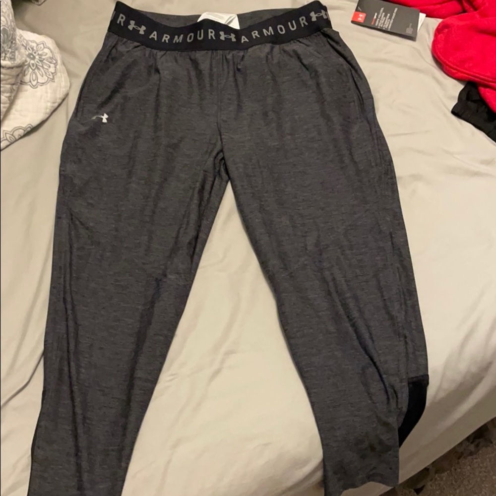 Under Armour athletic pants loose